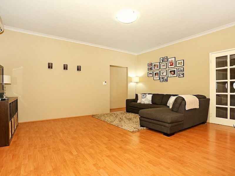 8 Spyglass Rise, Halls Head WA 6210