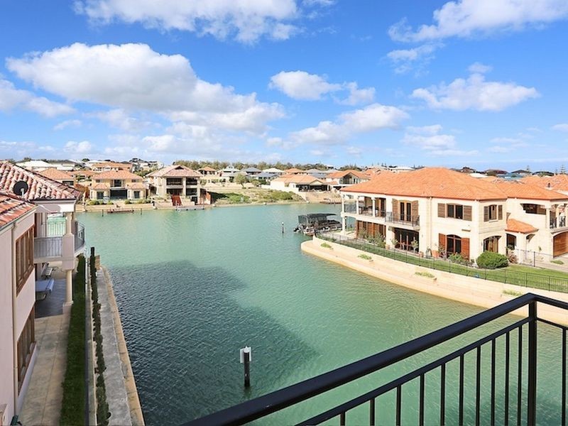 105/18 Port Quays, Wannanup WA 6210