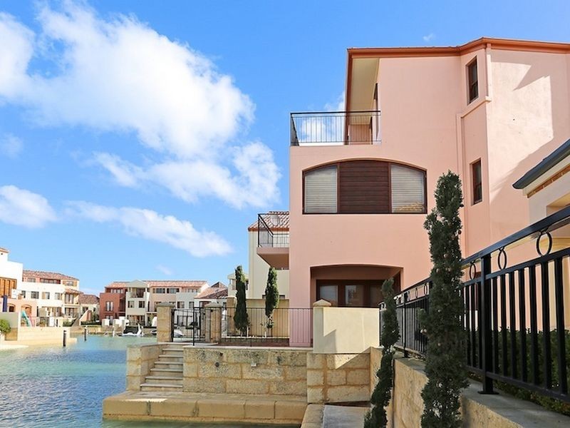 105/18 Port Quays, Wannanup WA 6210