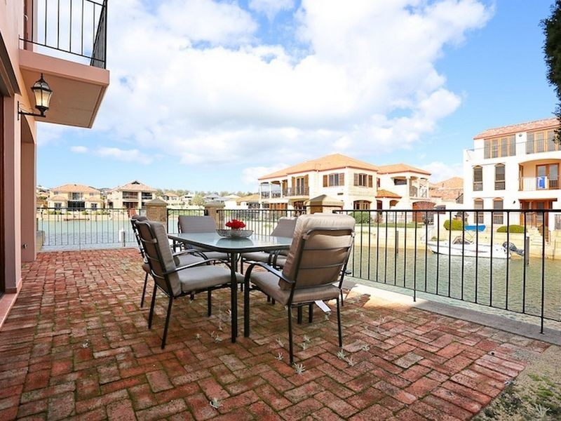 105/18 Port Quays, Wannanup WA 6210