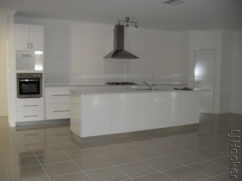 18 Strelley Road, Golden Bay WA 6174