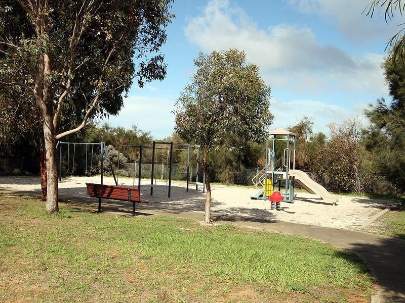 4 Emperor Court, Wannanup WA 6210