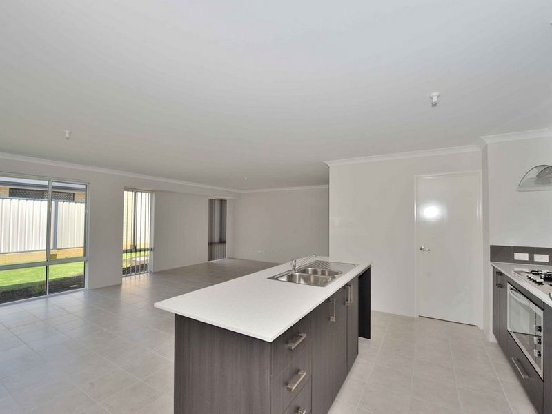 13 Bramshaw Street, Meadow Springs WA 6210