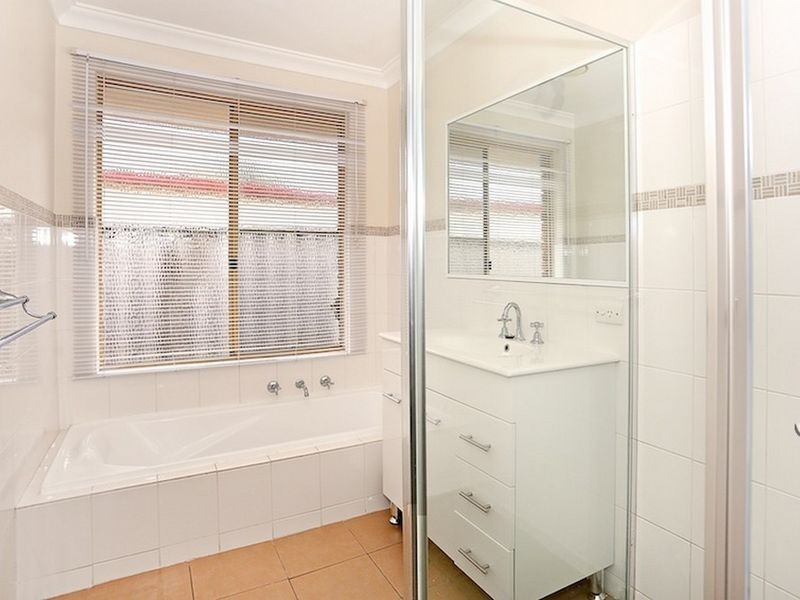 7 Newstead Close, Halls Head WA 6210