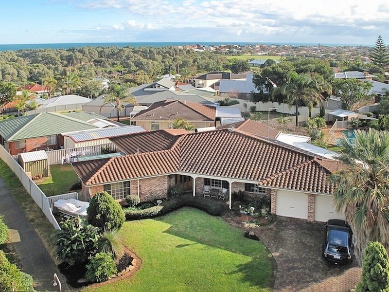 7 Newstead Close, Halls Head WA 6210