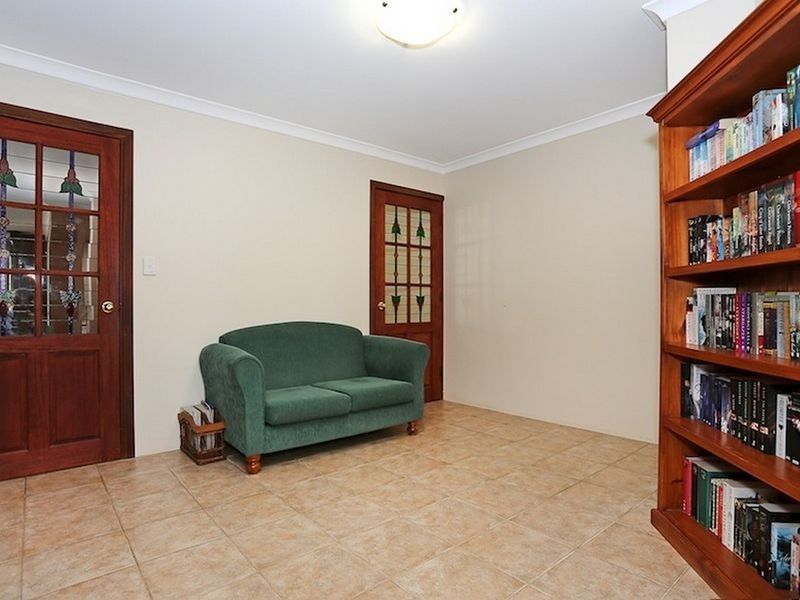 4 Redbank Rise, Greenfields WA 6210