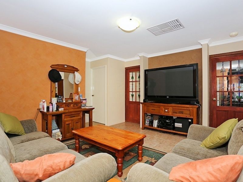 4 Redbank Rise, Greenfields WA 6210