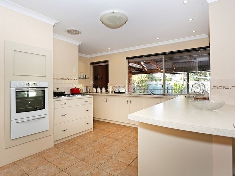 4 Redbank Rise, Greenfields WA 6210