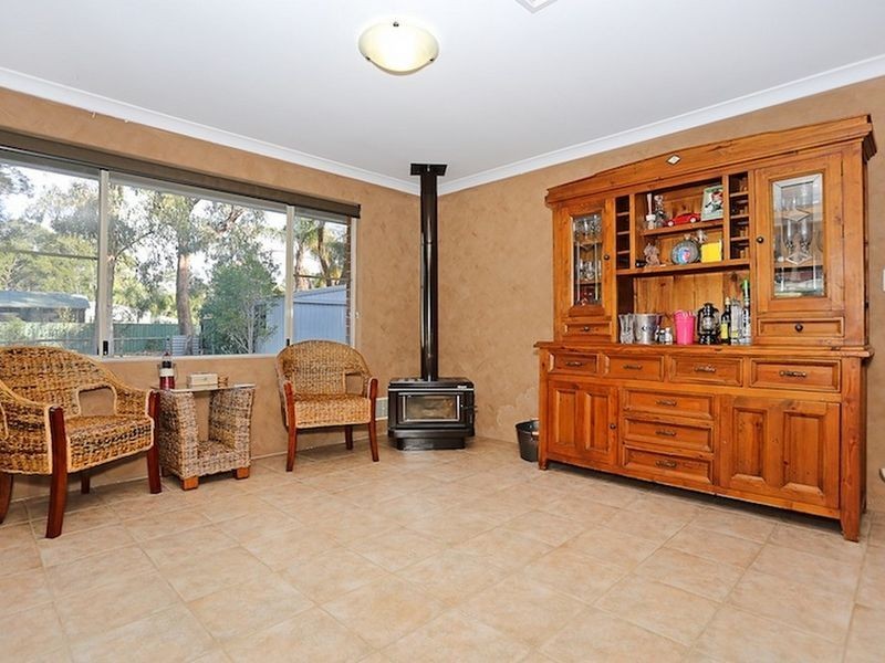 4 Redbank Rise, Greenfields WA 6210
