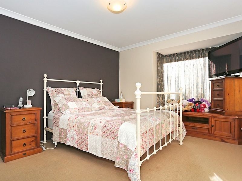 4 Redbank Rise, Greenfields WA 6210