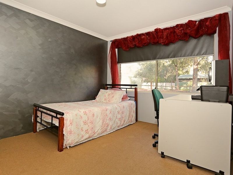 4 Redbank Rise, Greenfields WA 6210