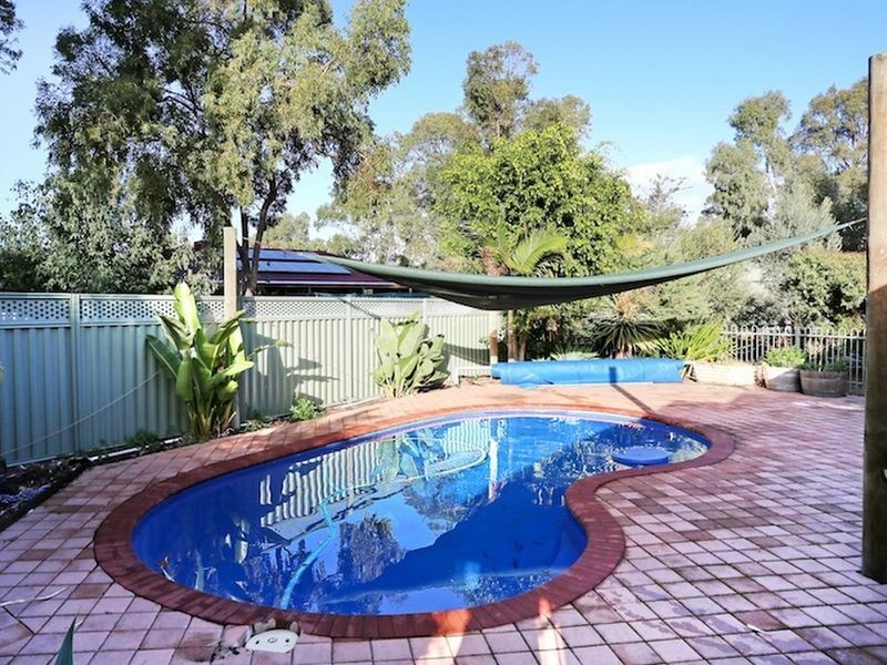 4 Redbank Rise, Greenfields WA 6210