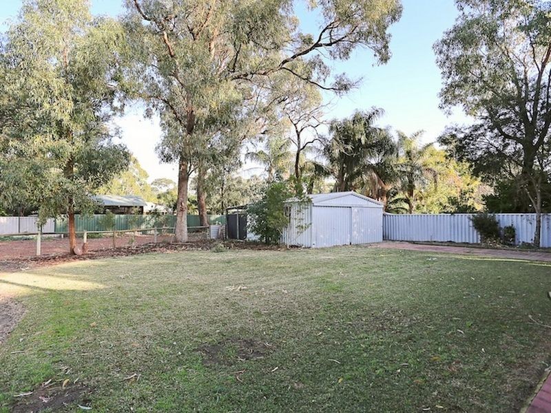 4 Redbank Rise, Greenfields WA 6210