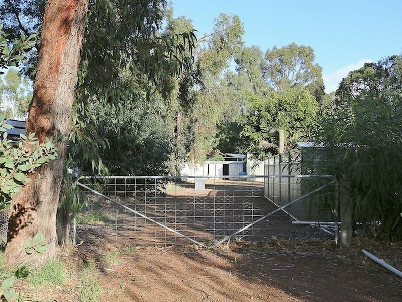 4 Redbank Rise, Greenfields WA 6210