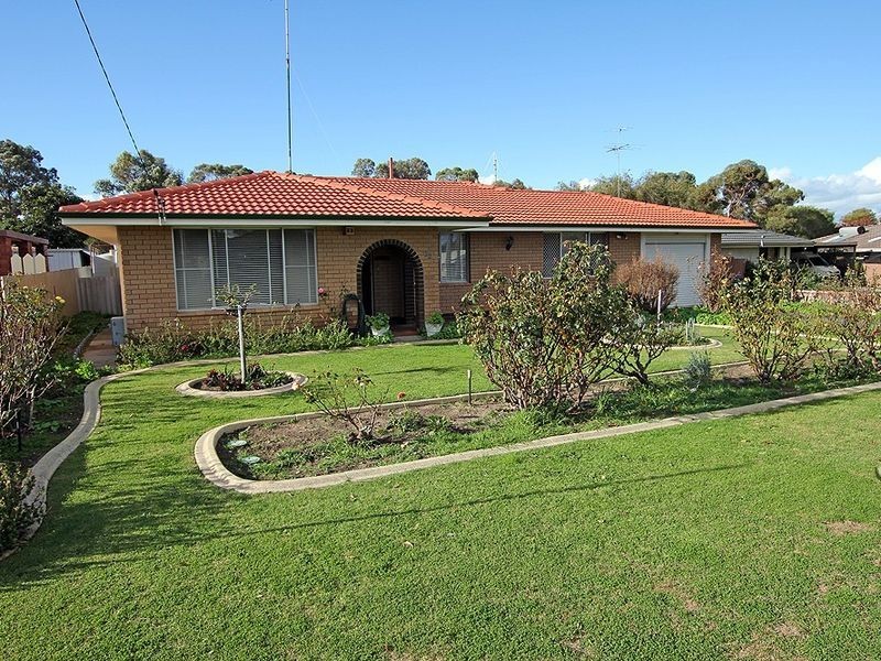 32 Maria Street, Dudley Park WA 6210