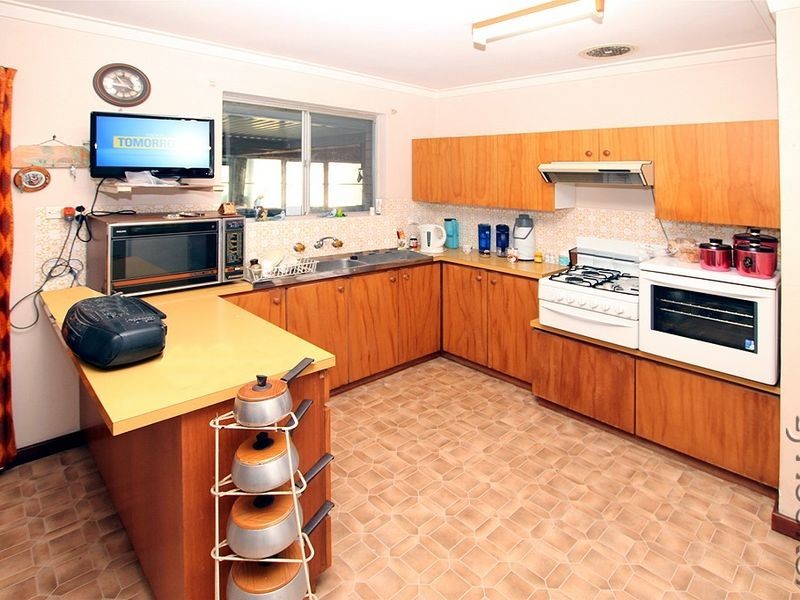 32 Maria Street, Dudley Park WA 6210