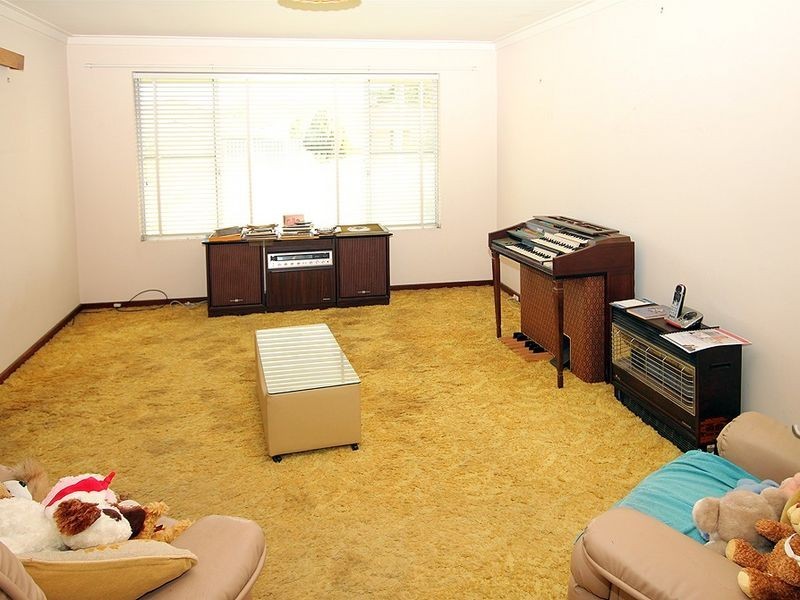 32 Maria Street, Dudley Park WA 6210