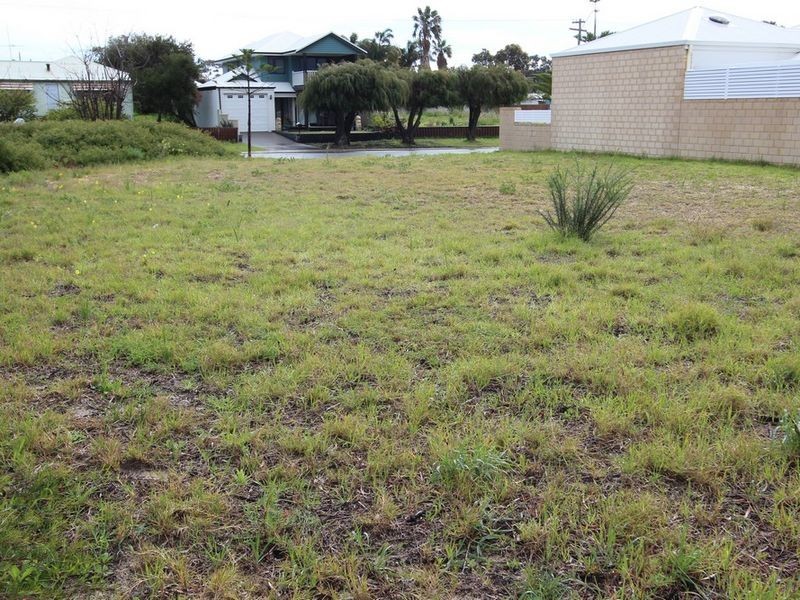 37 Queen Parade, Wannanup WA 6210