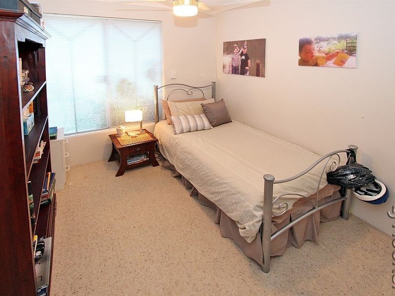 9 Lakes Crescent, South Yunderup WA 6208