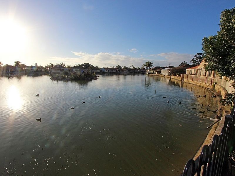 9 Lakes Crescent, South Yunderup WA 6208