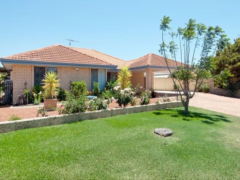 9 Lakes Crescent, South Yunderup WA 6208