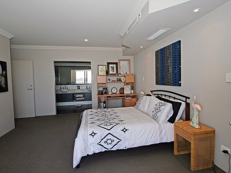 4/30 Spinnaker Quays, Mandurah WA 6210