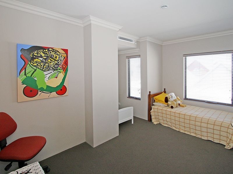 4/30 Spinnaker Quays, Mandurah WA 6210