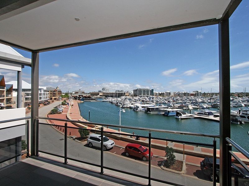 4/30 Spinnaker Quays, Mandurah WA 6210