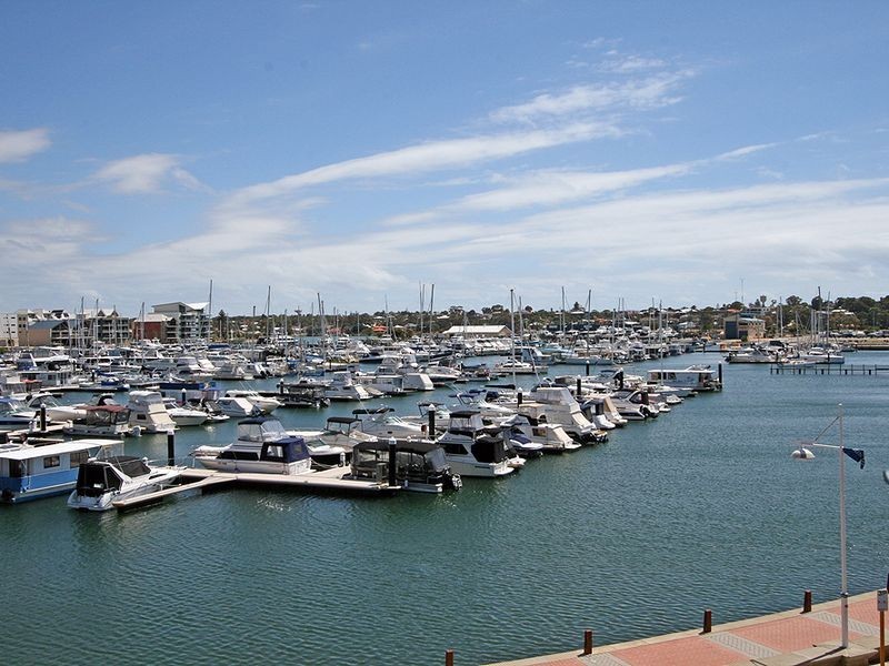 4/30 Spinnaker Quays, Mandurah WA 6210