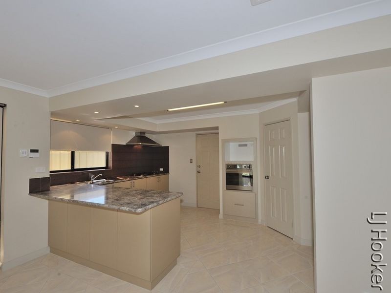 3 Lea Wynd, Lakelands WA 6180