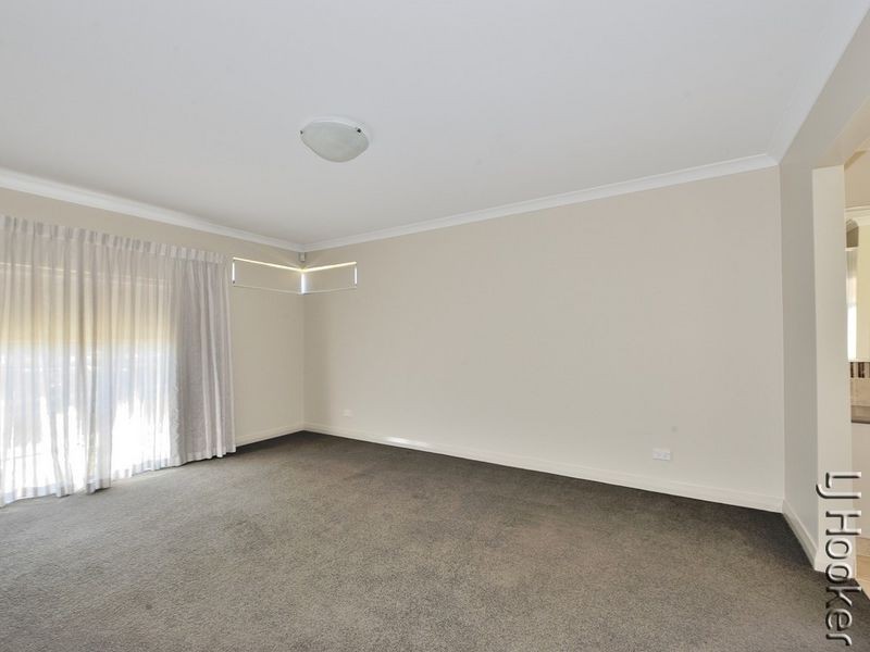 3 Lea Wynd, Lakelands WA 6180