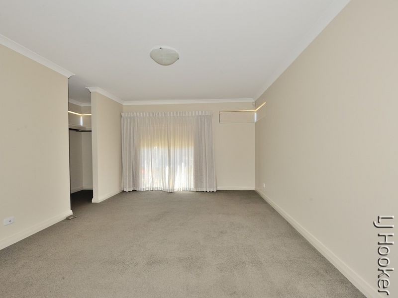 3 Lea Wynd, Lakelands WA 6180