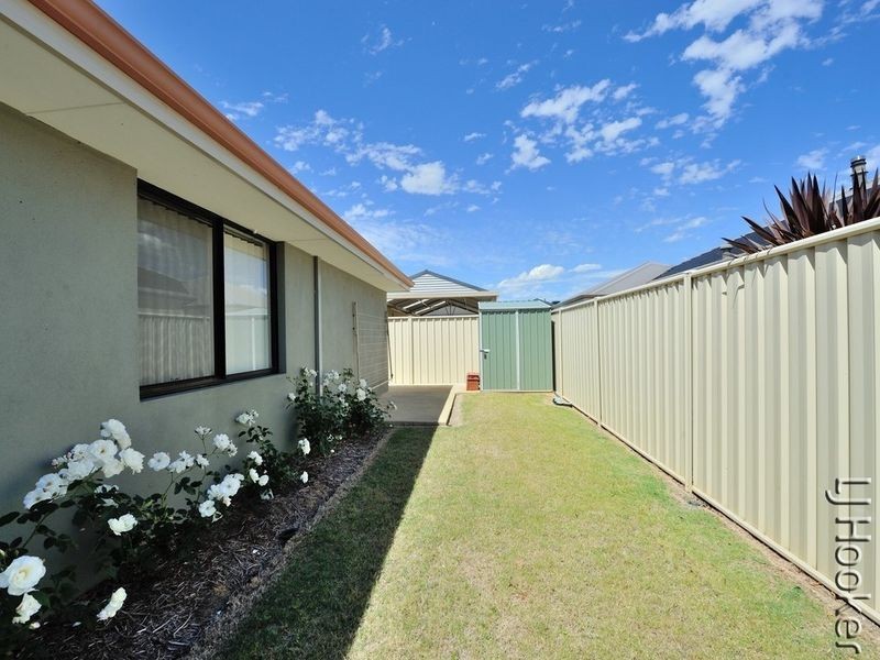3 Lea Wynd, Lakelands WA 6180