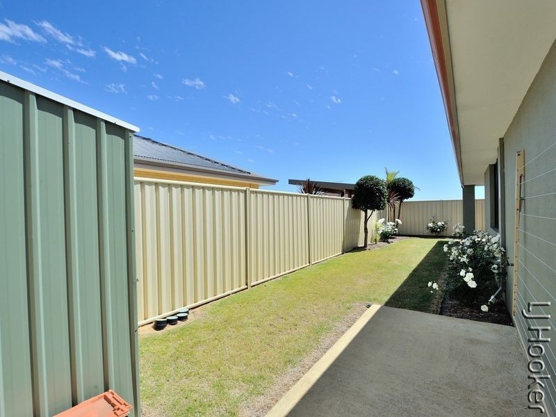 3 Lea Wynd, Lakelands WA 6180
