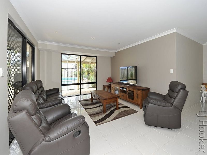 4 Japonica Heights, Halls Head WA 6210