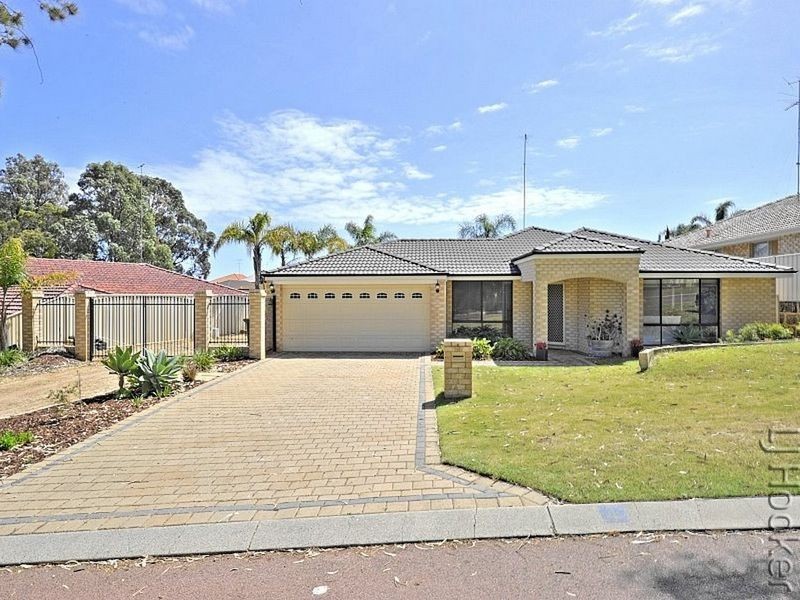 4 Japonica Heights, Halls Head WA 6210