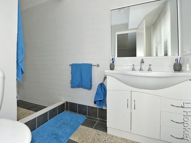 4 Japonica Heights, Halls Head WA 6210