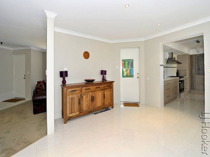 4 Japonica Heights, Halls Head WA 6210