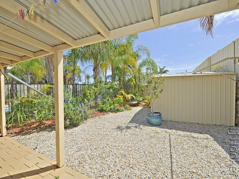 4 Japonica Heights, Halls Head WA 6210