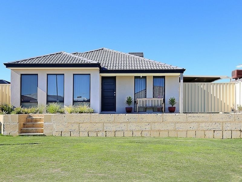 25 Rayner Promenade, Lakelands WA 6180