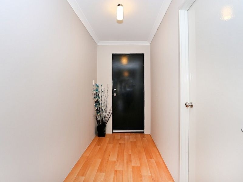 25 Rayner Promenade, Lakelands WA 6180