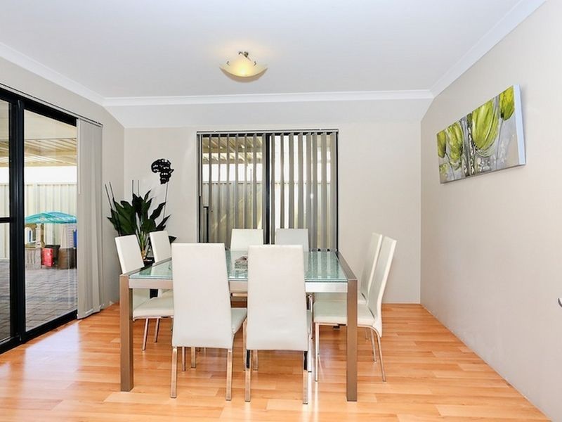 25 Rayner Promenade, Lakelands WA 6180