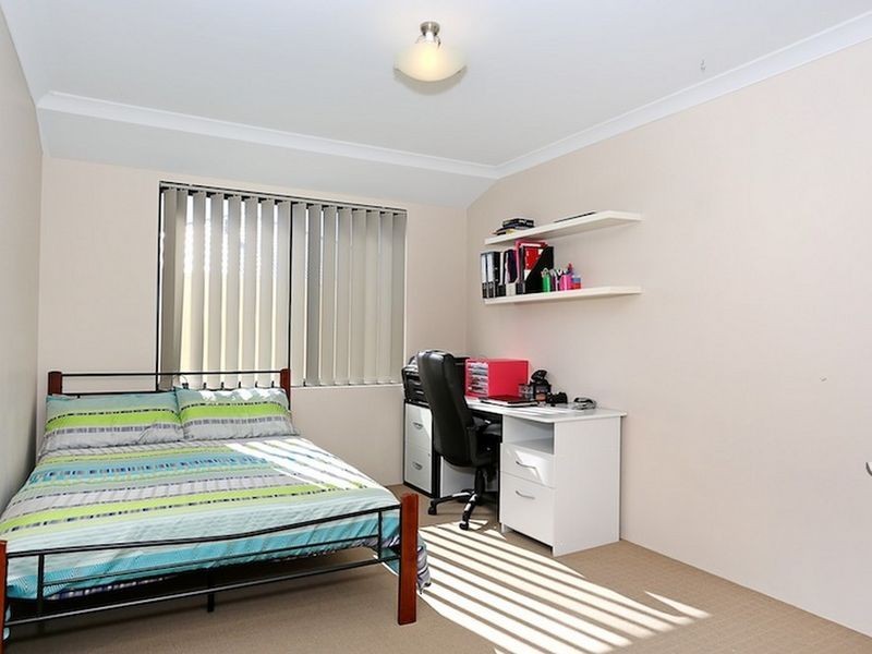 25 Rayner Promenade, Lakelands WA 6180