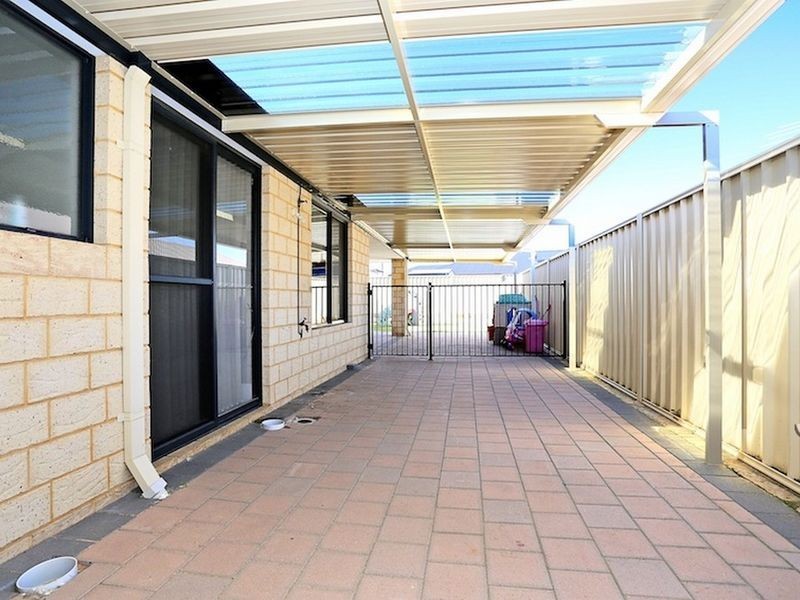 25 Rayner Promenade, Lakelands WA 6180