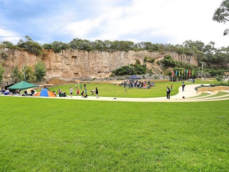 25 Rayner Promenade, Lakelands WA 6180