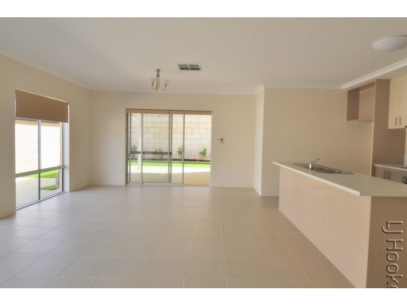 15 Agonis Way, Wannanup WA 6210