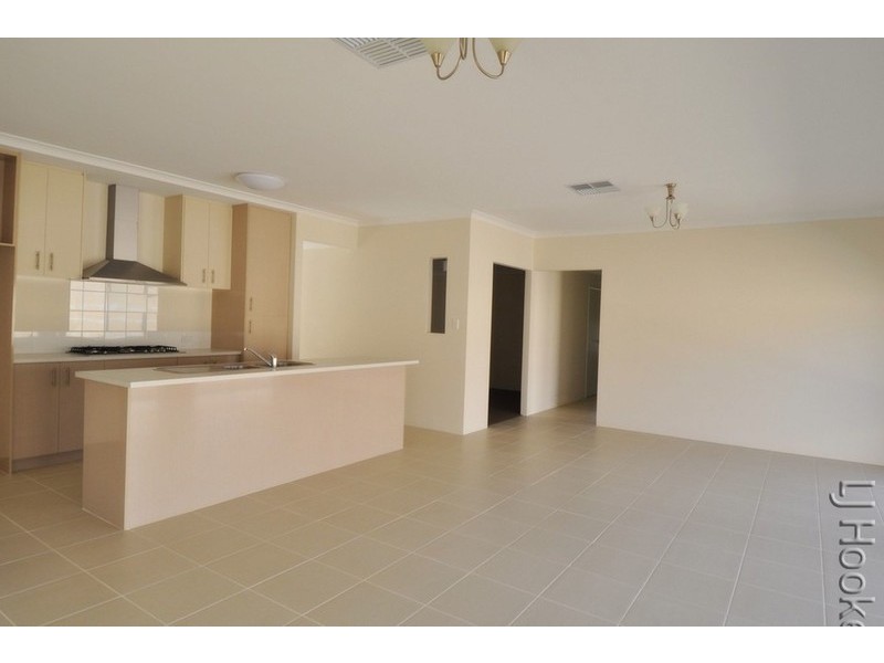 15 Agonis Way, Wannanup WA 6210