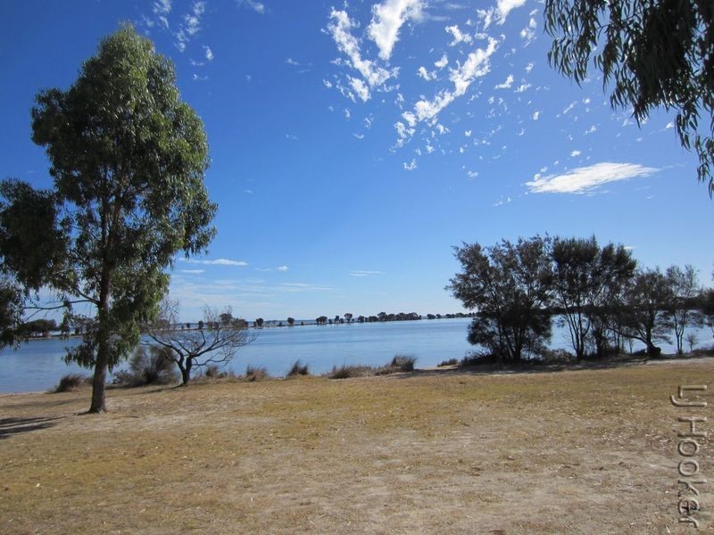 14 Wellya Crescent, South Yunderup WA 6208