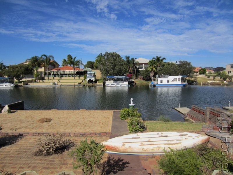 14 Wellya Crescent, South Yunderup WA 6208