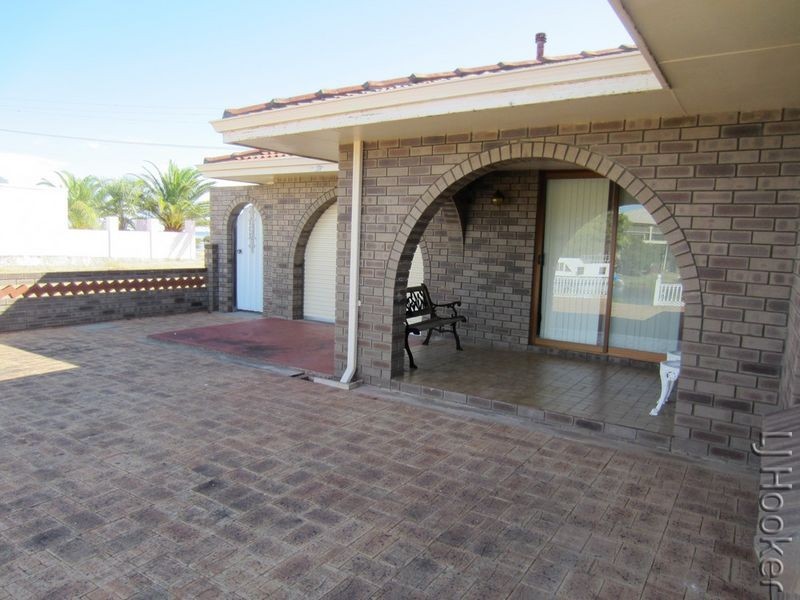 14 Wellya Crescent, South Yunderup WA 6208
